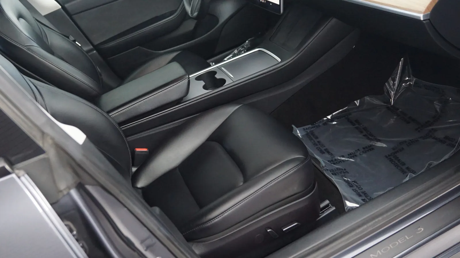 More photos of 2021 Tesla Model 3 Long Range at Auto City, CA