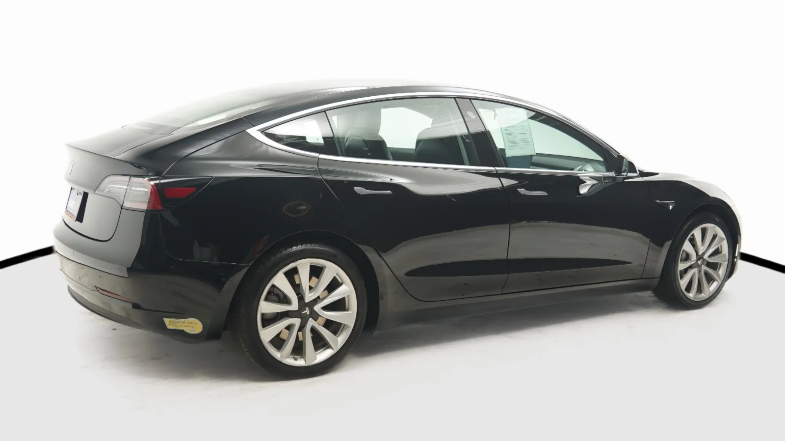 More photos of 2019 Tesla Model 3 Standard Range Plus at Auto City, CA