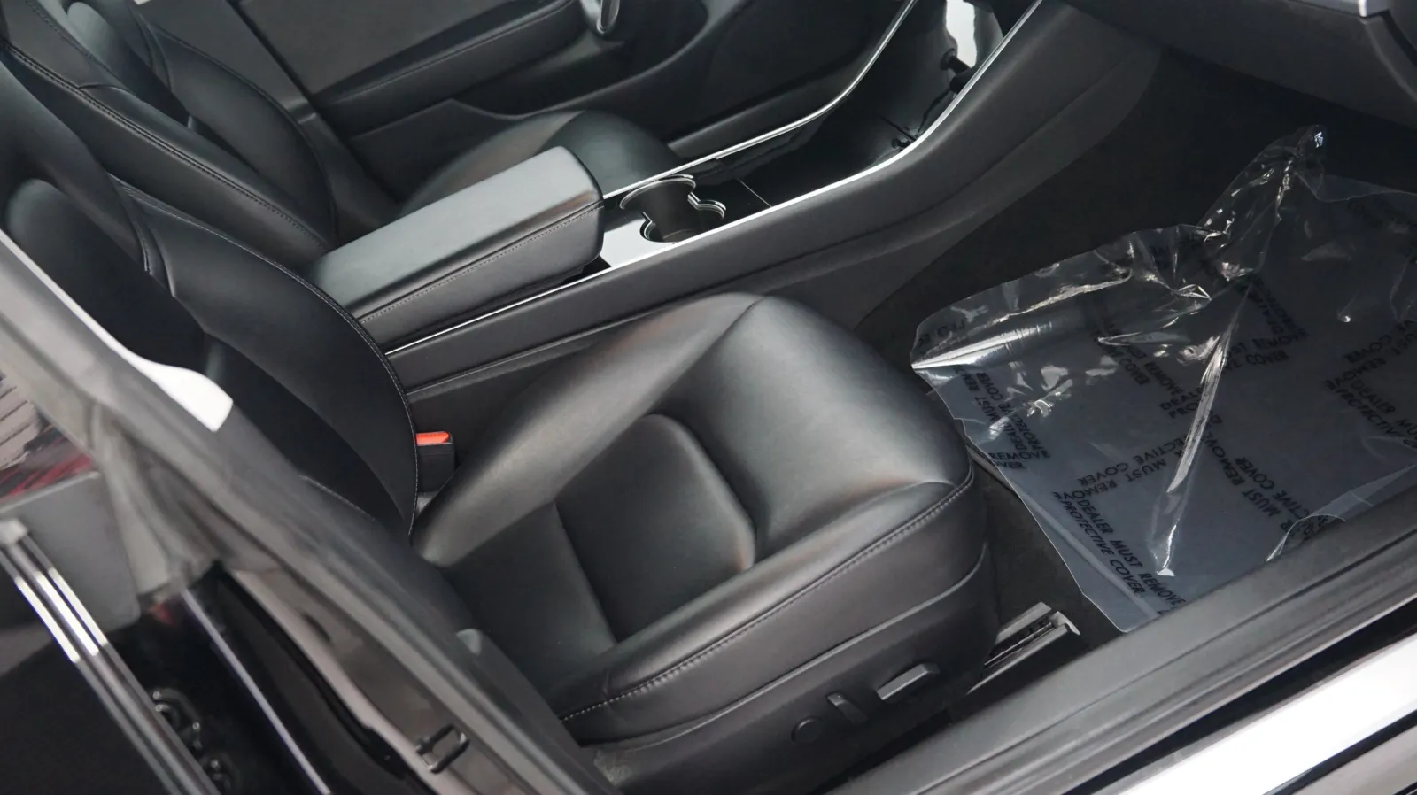 More photos of 2019 Tesla Model 3 Standard Range Plus at Auto City, CA