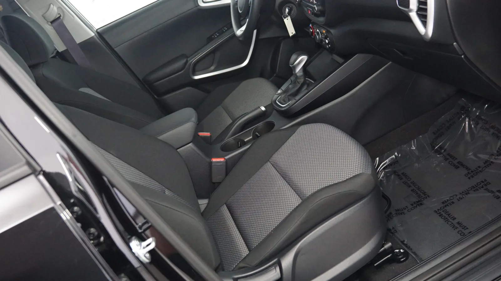 More photos of 2025 Kia Soul LX at Auto City, CA