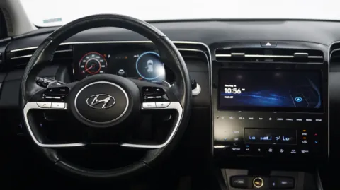 More photos of 2023 Hyundai Tucson Limited at Auto City, CA