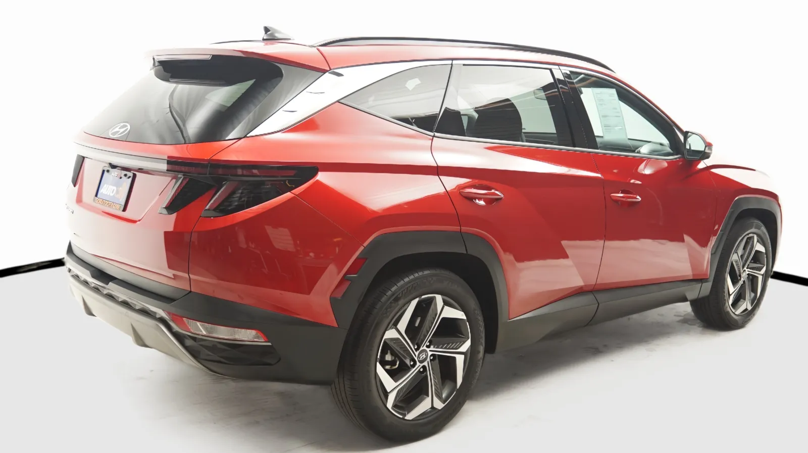 More photos of 2023 Hyundai Tucson Limited at Auto City, CA