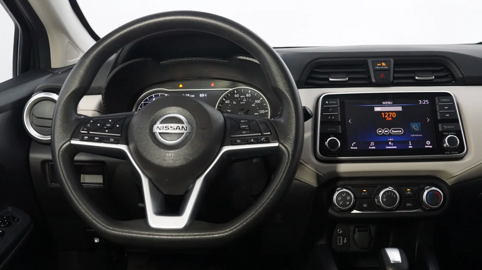 More photos of 2021 Nissan Versa SV at Auto City, CA