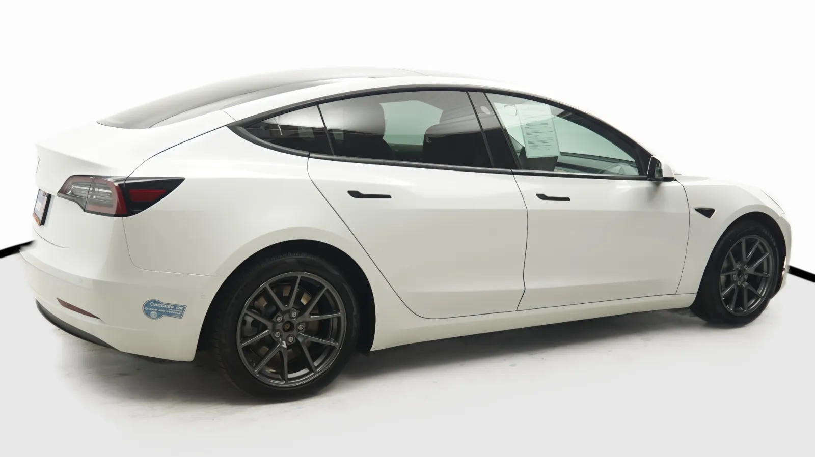 More photos of 2021 Tesla Model 3 Standard Range Plus at Auto City, CA