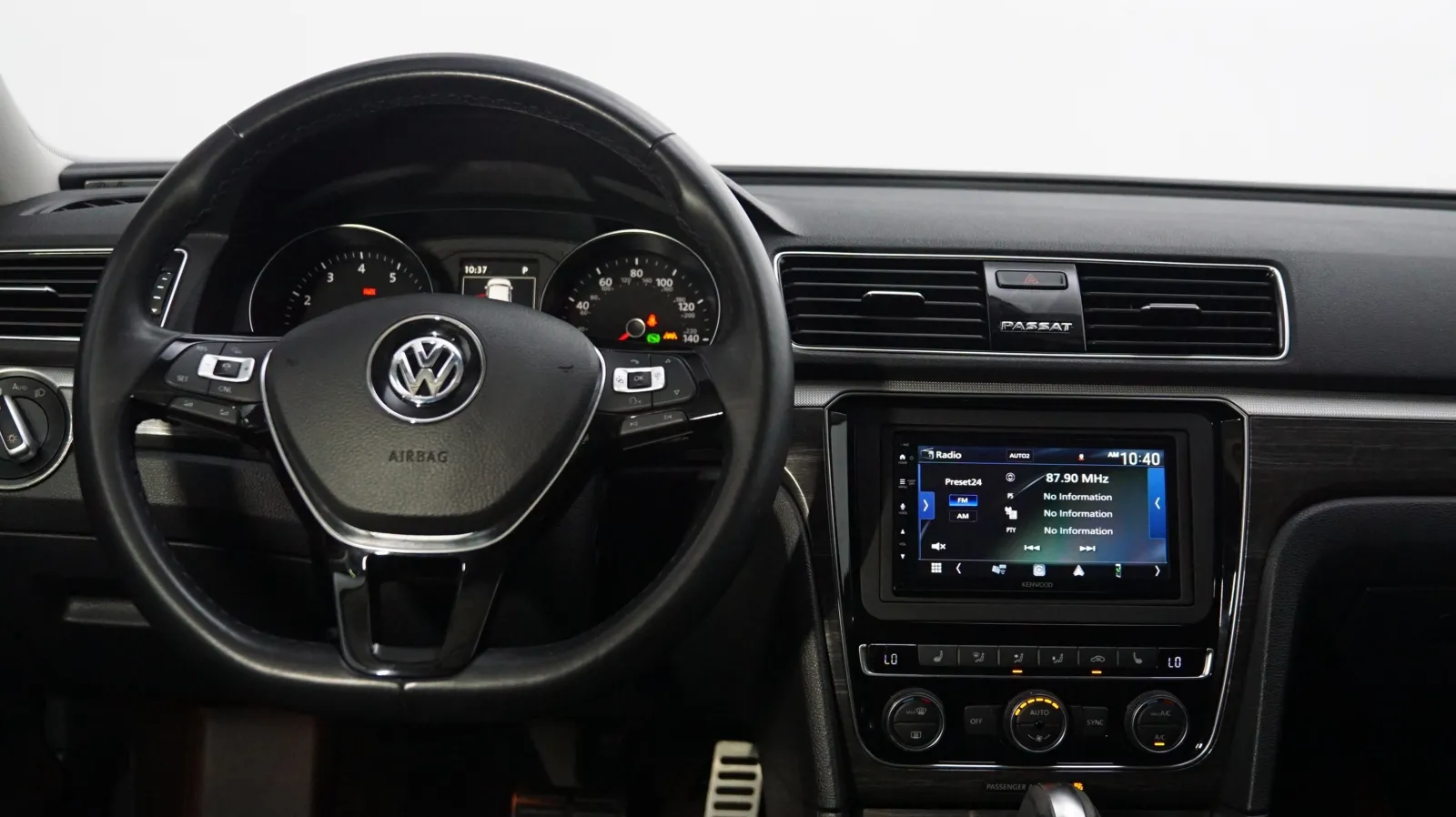 More photos of 2018 Volkswagen Passat 2.0T SEL Premium at Auto City, CA