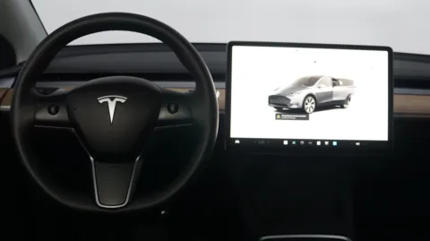 More photos of 2023 Tesla Model Y Long Range at Auto City, CA