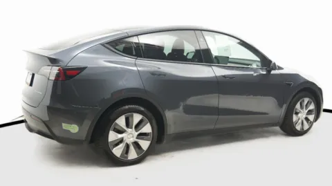 More photos of 2023 Tesla Model Y Long Range at Auto City, CA