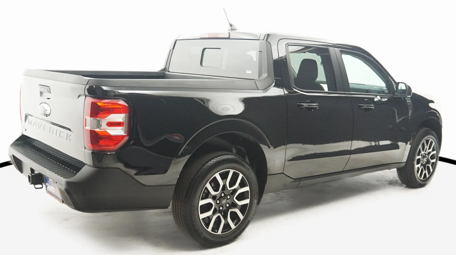 More photos of 2024 Ford Maverick LARIAT at Auto City, CA