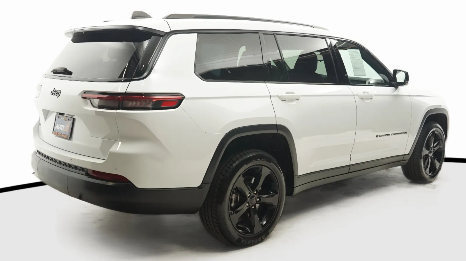 More photos of 2022 Jeep Grand Cherokee L Altitude at Auto City, CA