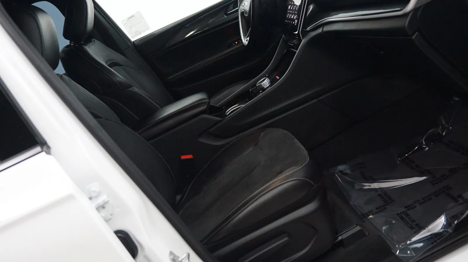 More photos of 2022 Jeep Grand Cherokee L Altitude at Auto City, CA