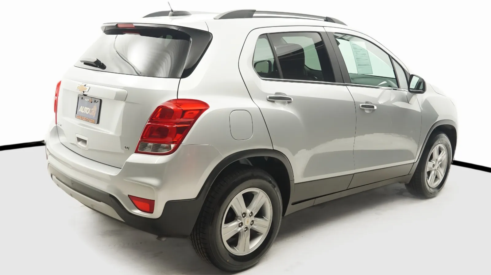 More photos of 2020 Chevrolet Trax LT at Auto City, CA