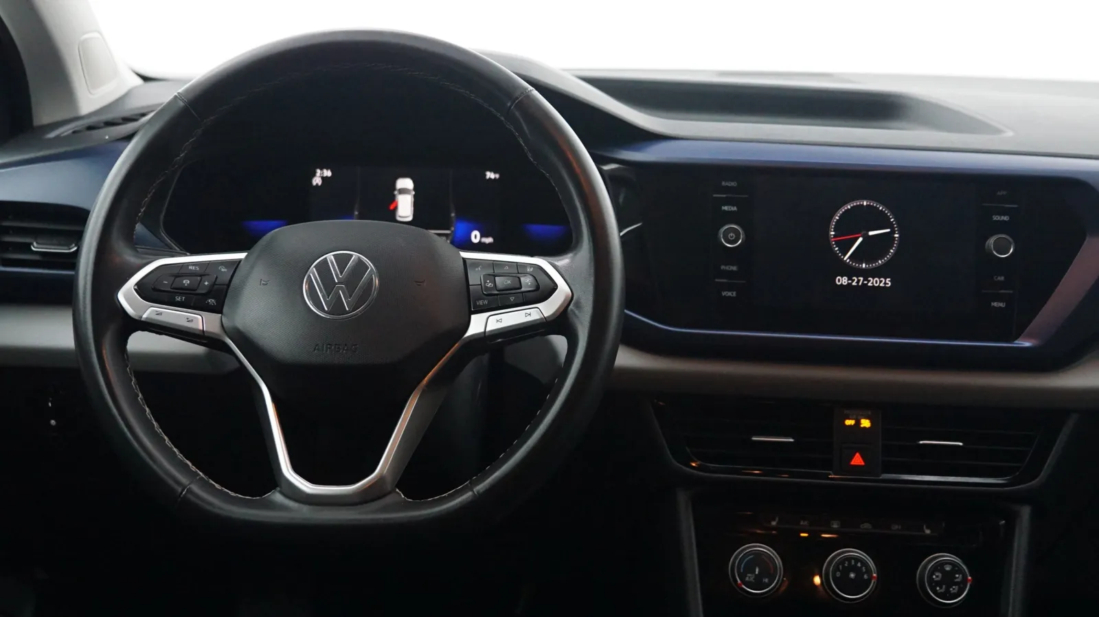 More photos of 2023 Volkswagen Taos SE at Auto City, CA