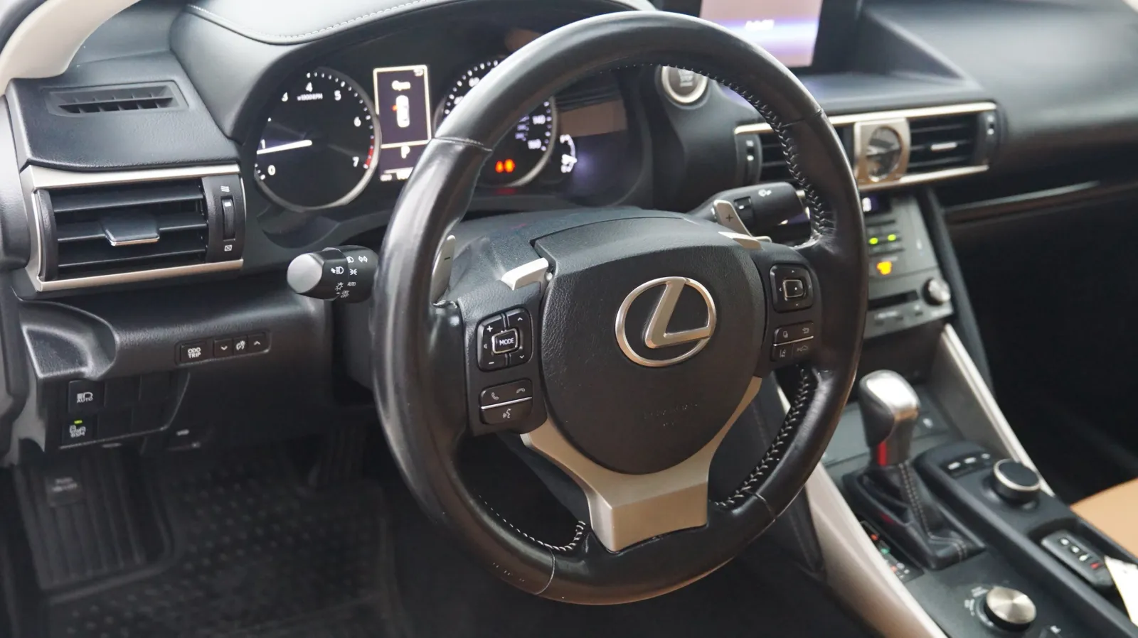 More photos of 2017 Lexus IS 300 at Auto City, CA