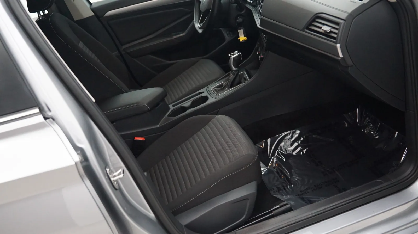 More photos of 2024 Volkswagen Jetta S at Auto City, CA