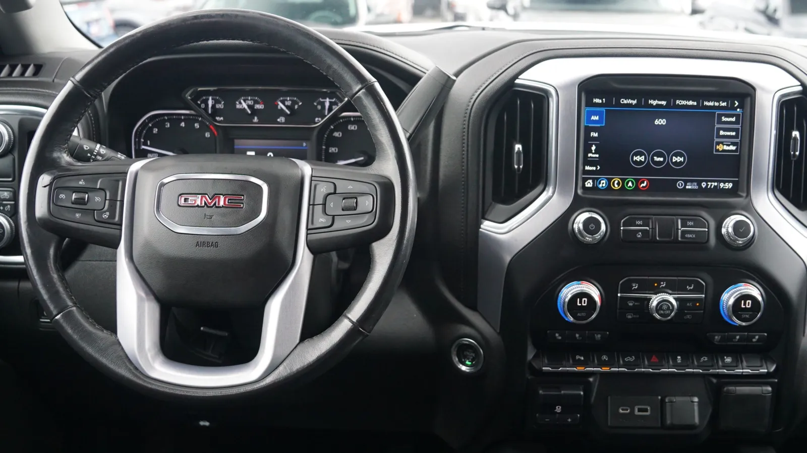 More photos of 2020 GMC Sierra 1500 SLT at Auto City, CA