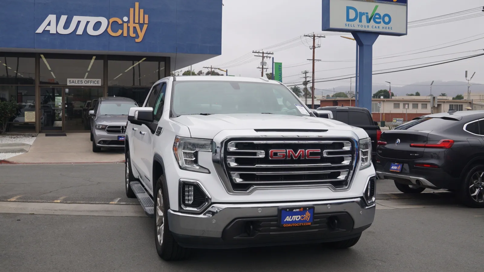 More photos of 2020 GMC Sierra 1500 SLT at Auto City, CA