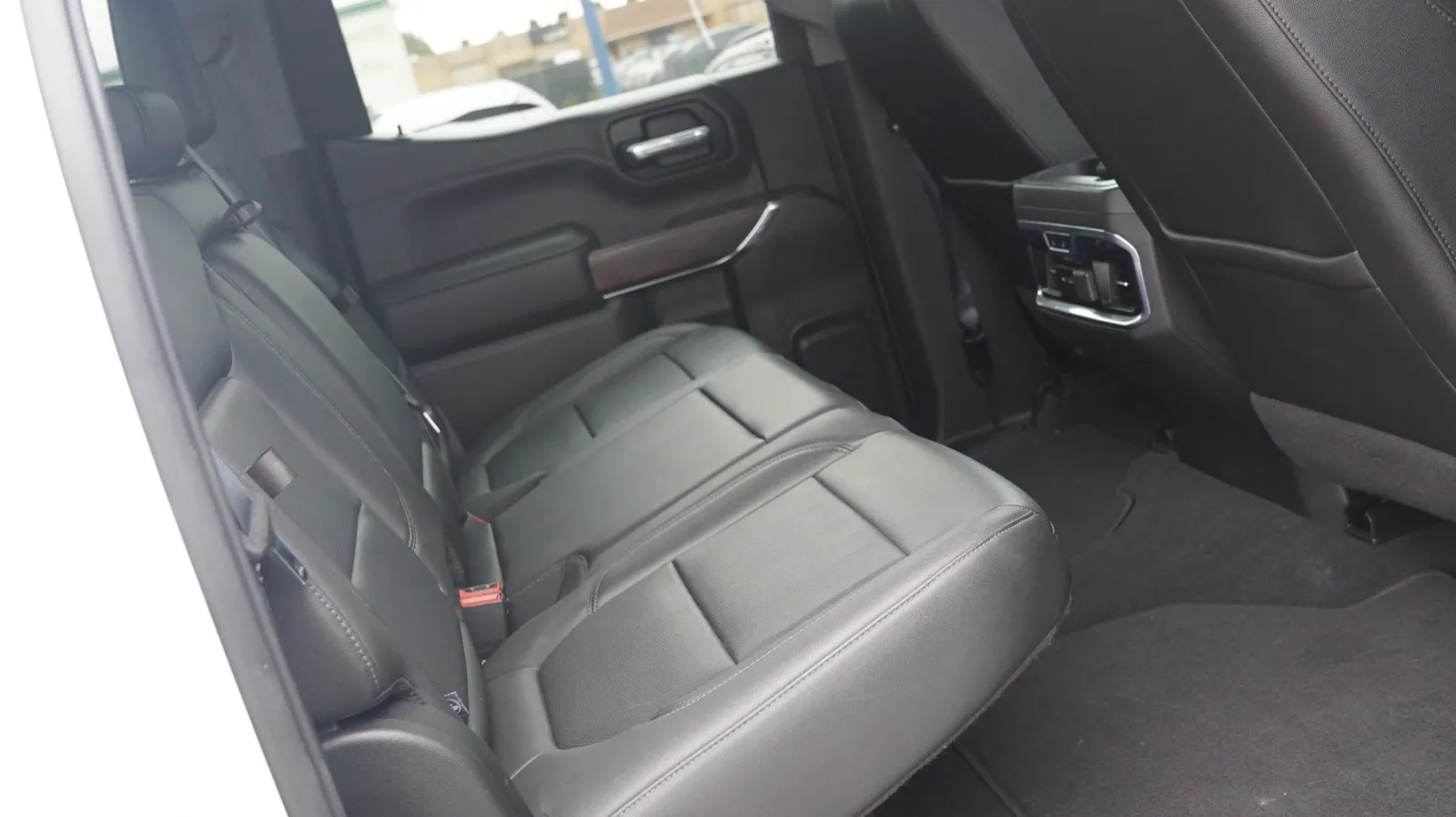 GMC Sierra photo 11
