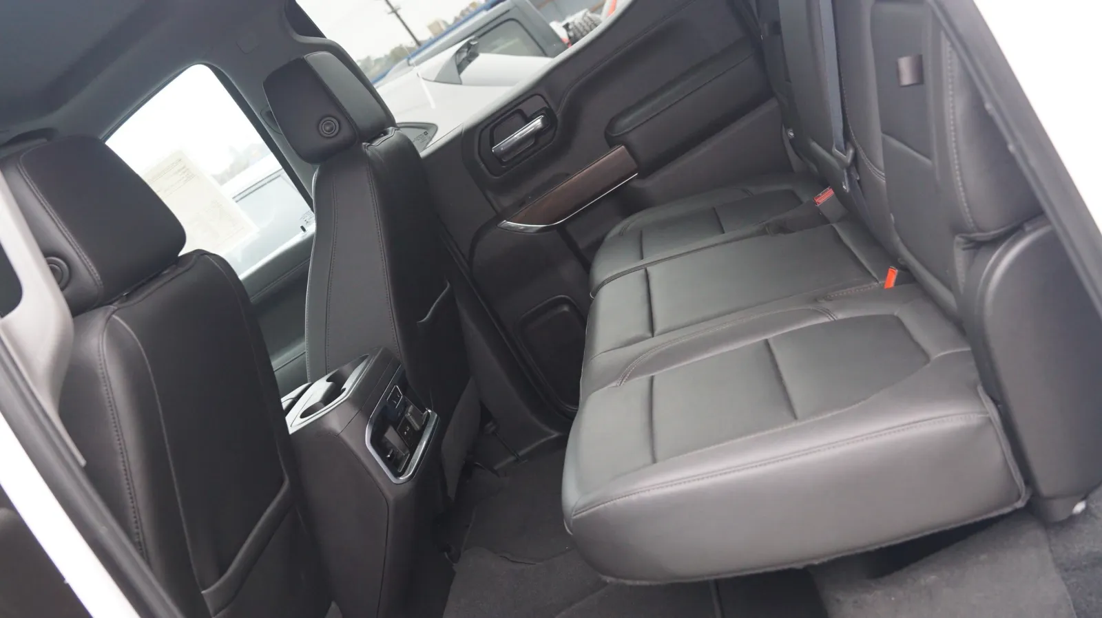 GMC Sierra photo 12