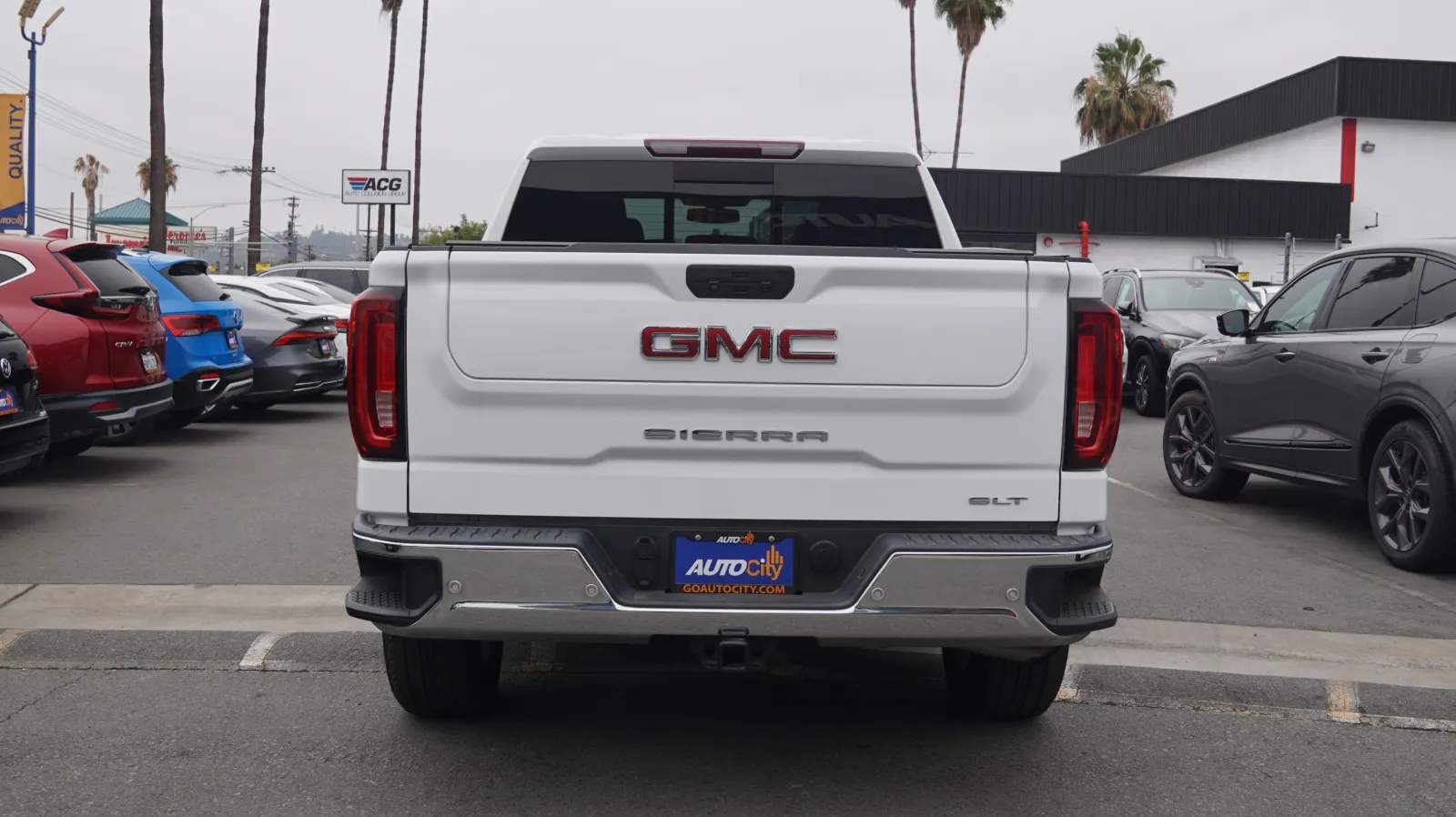 GMC Sierra photo 13