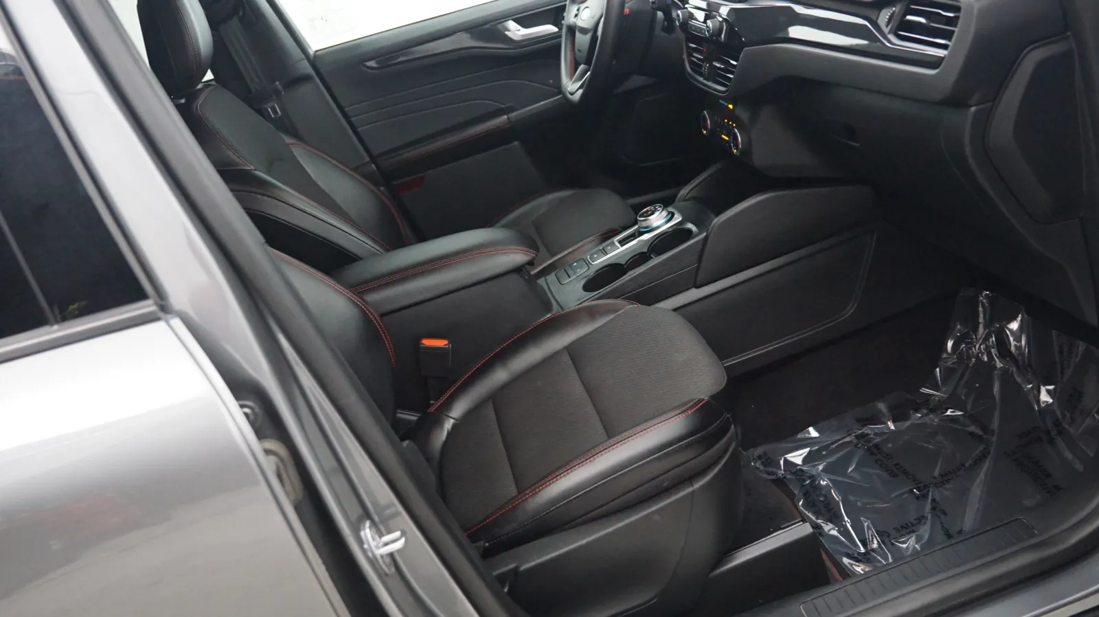 More photos of 2023 Ford Escape ST-Line at Auto City, CA