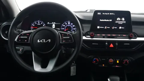More photos of 2023 Kia Forte LXS at Auto City, CA