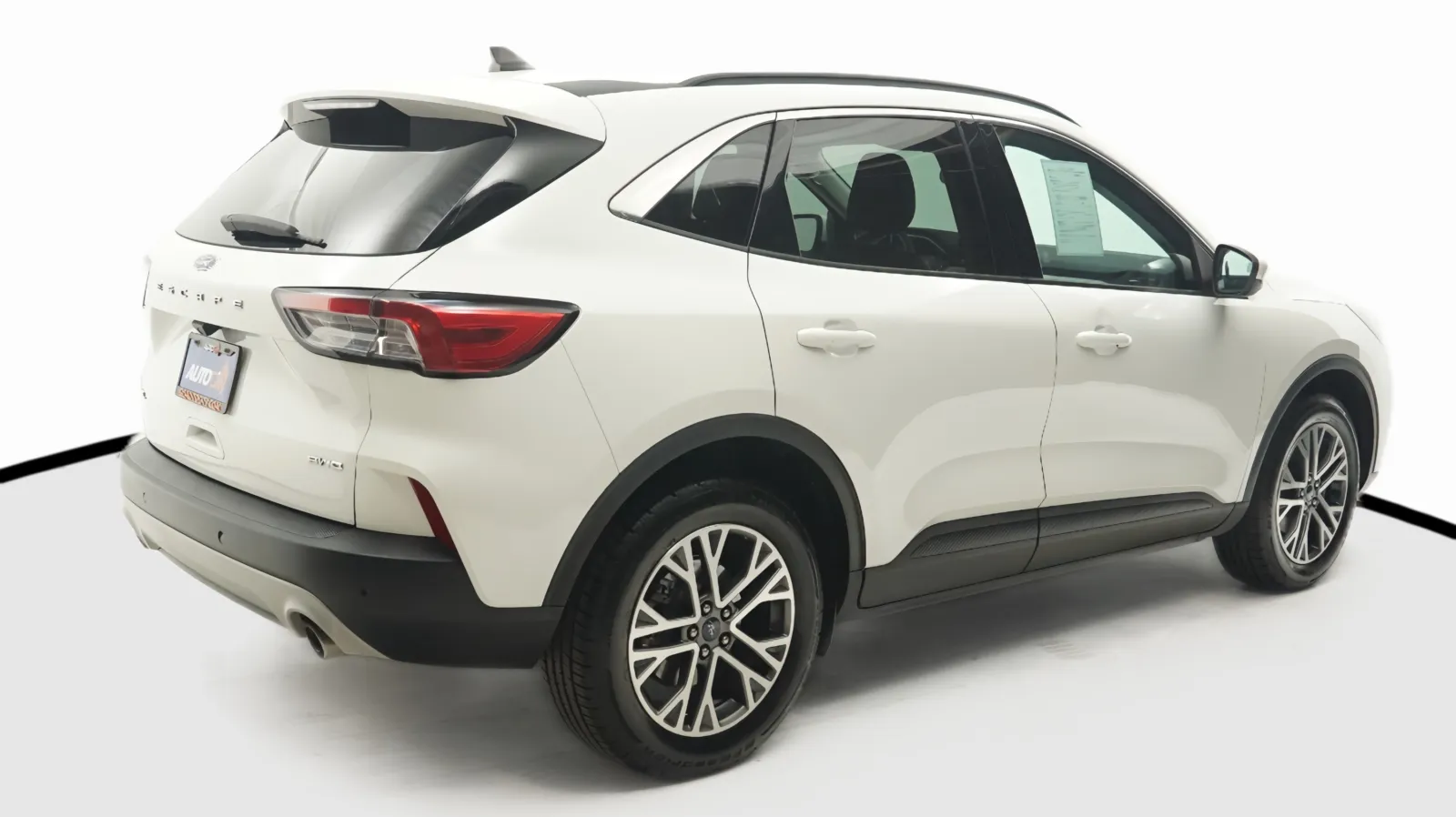 More photos of 2021 Ford Escape SEL at Auto City, CA