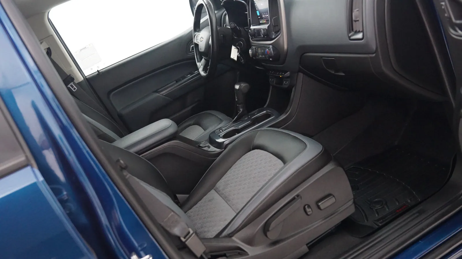 More photos of 2019 Chevrolet Colorado 4WD Z71 at Auto City, CA