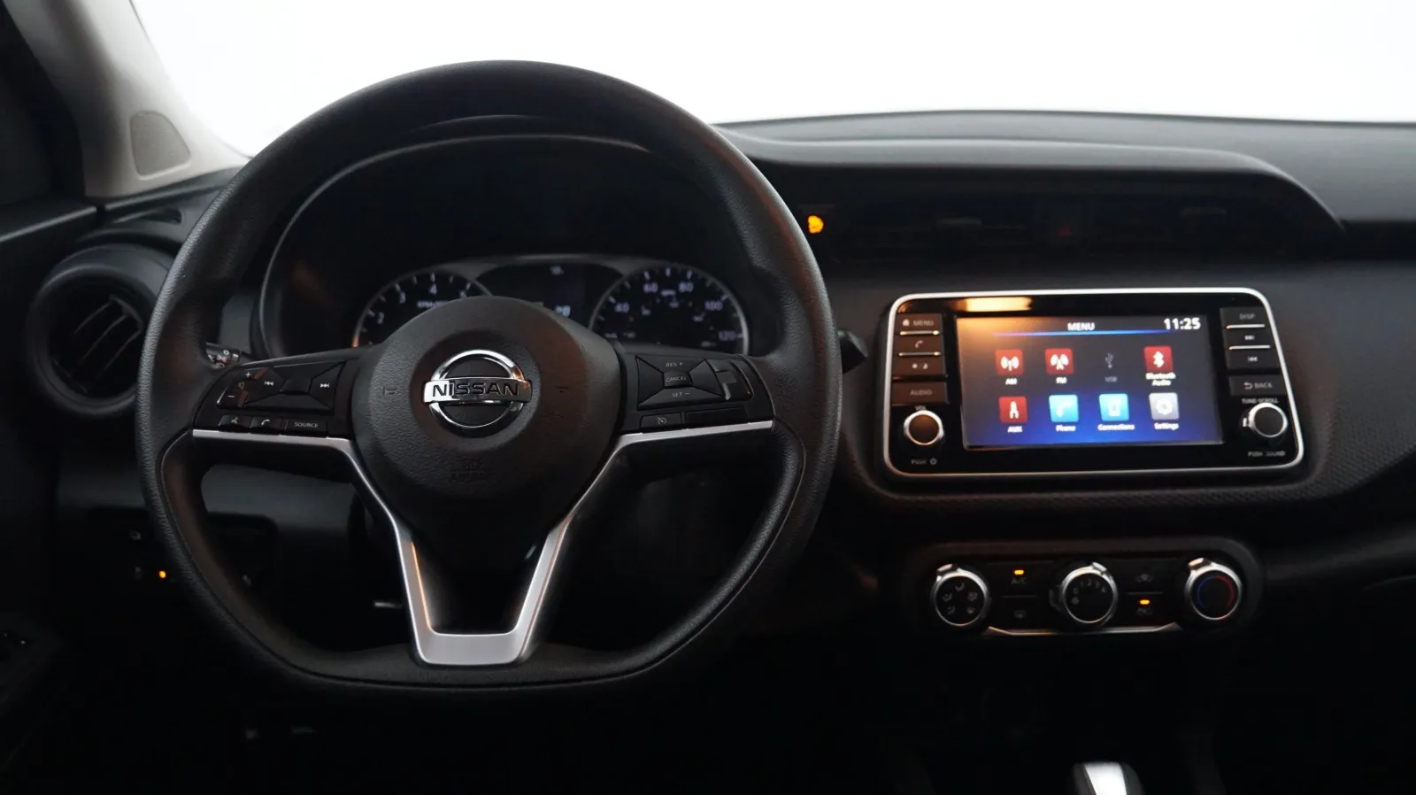 More photos of 2021 Nissan KICKS at Auto City, CA