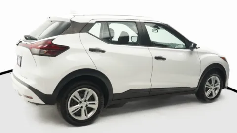 More photos of 2021 Nissan KICKS at Auto City, CA