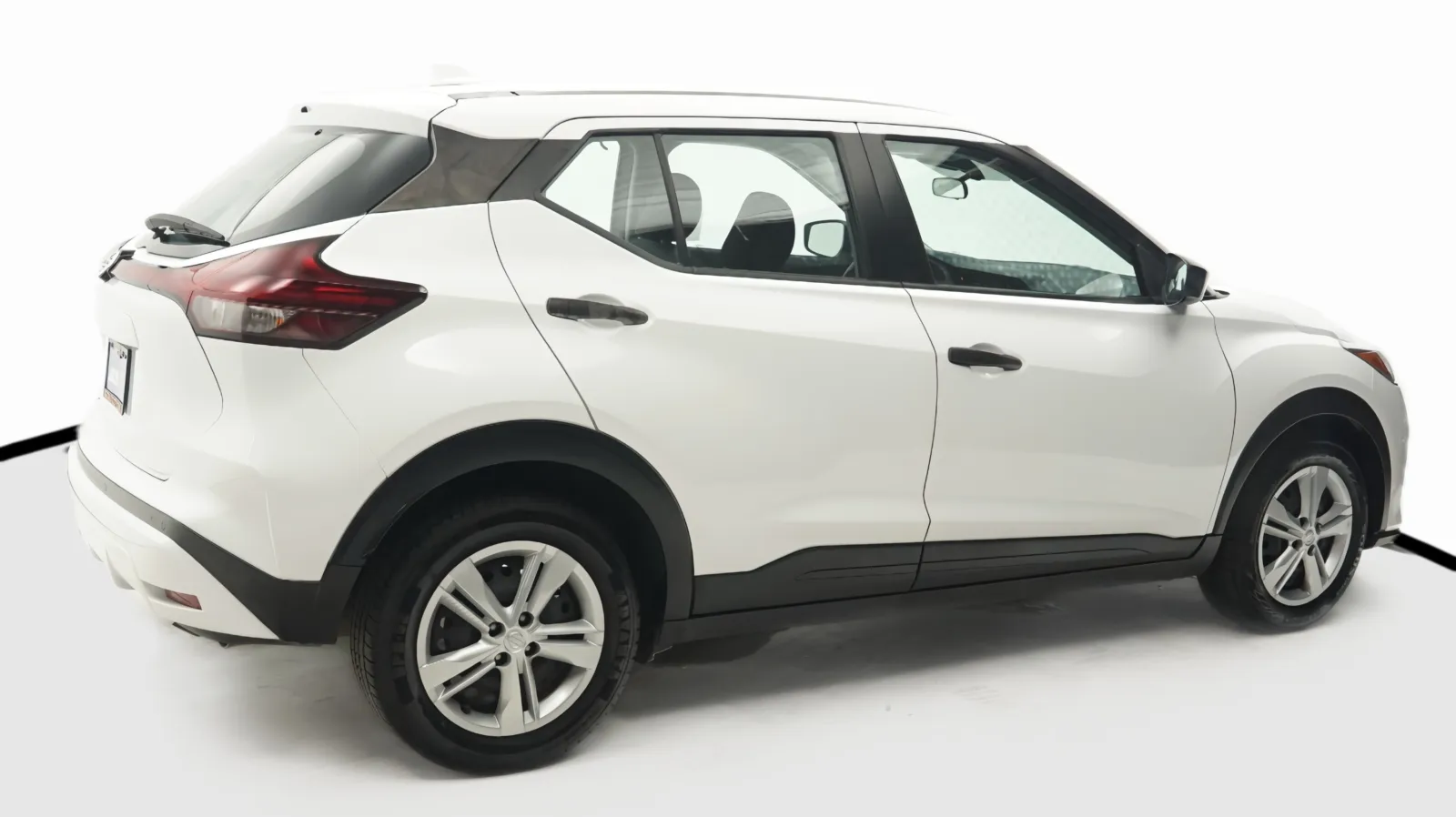 More photos of 2021 Nissan KICKS at Auto City, CA