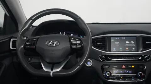 More photos of 2019 Hyundai Ioniq Plug-In Hybrid at Auto City, CA