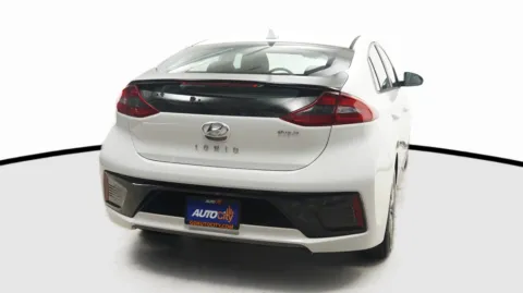 More photos of 2019 Hyundai Ioniq Plug-In Hybrid at Auto City, CA