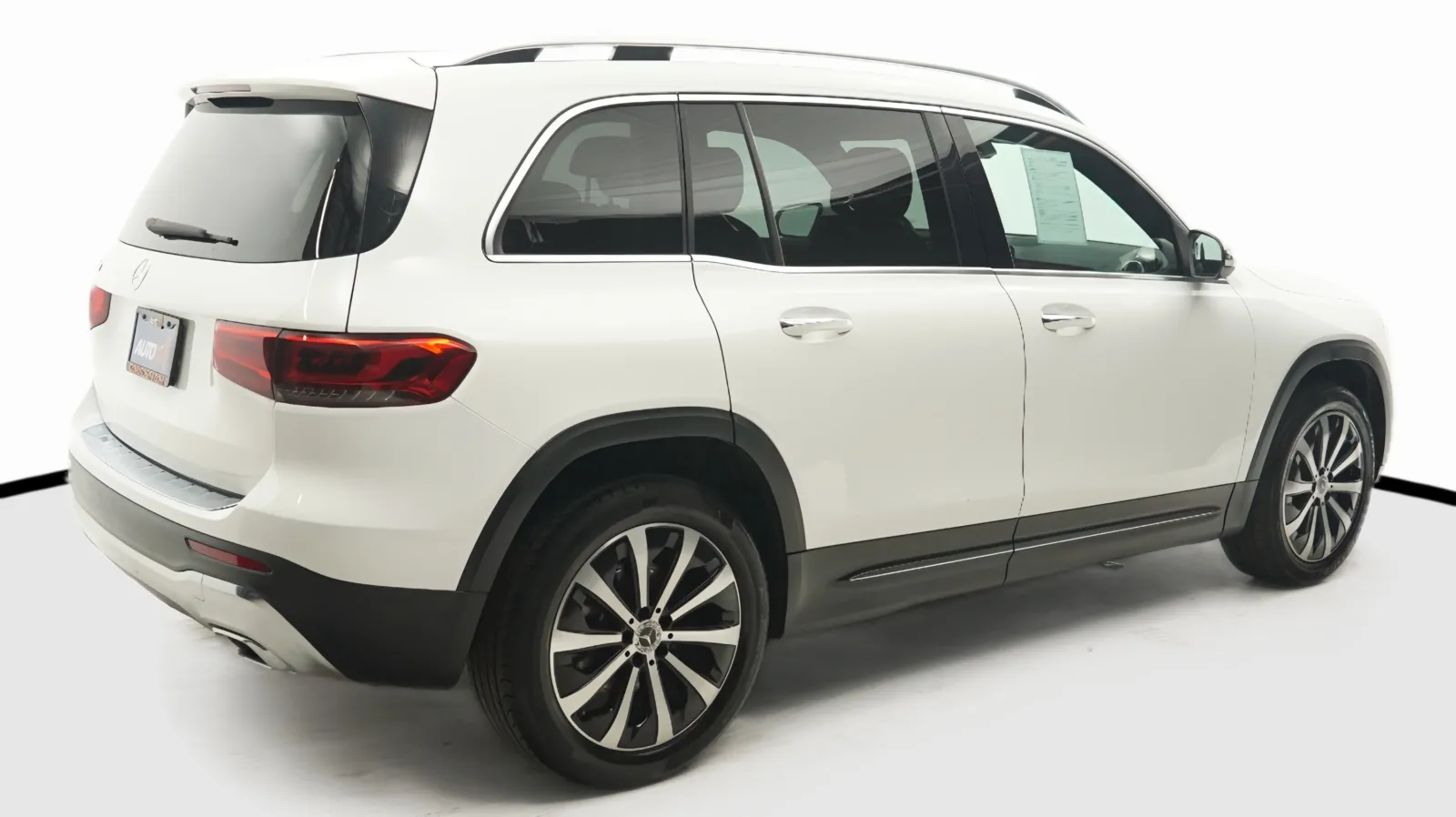 More photos of 2022 Mercedes-Benz GLB 250 at Auto City, CA