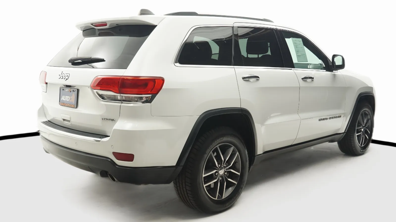 More photos of 2017 Jeep Grand Cherokee Limited at Auto City, CA
