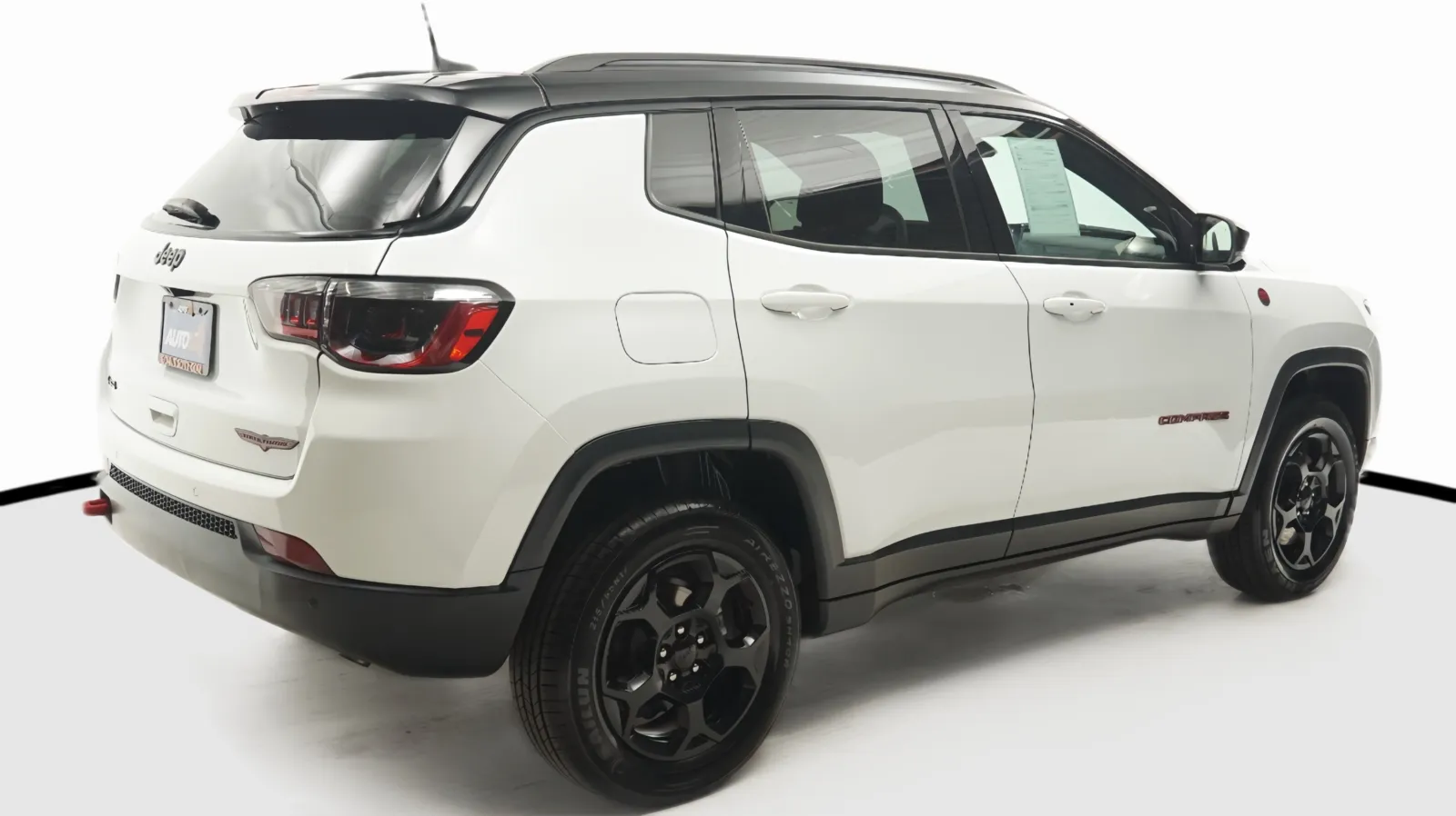 More photos of 2023 Jeep Compass Trailhawk at Auto City, CA