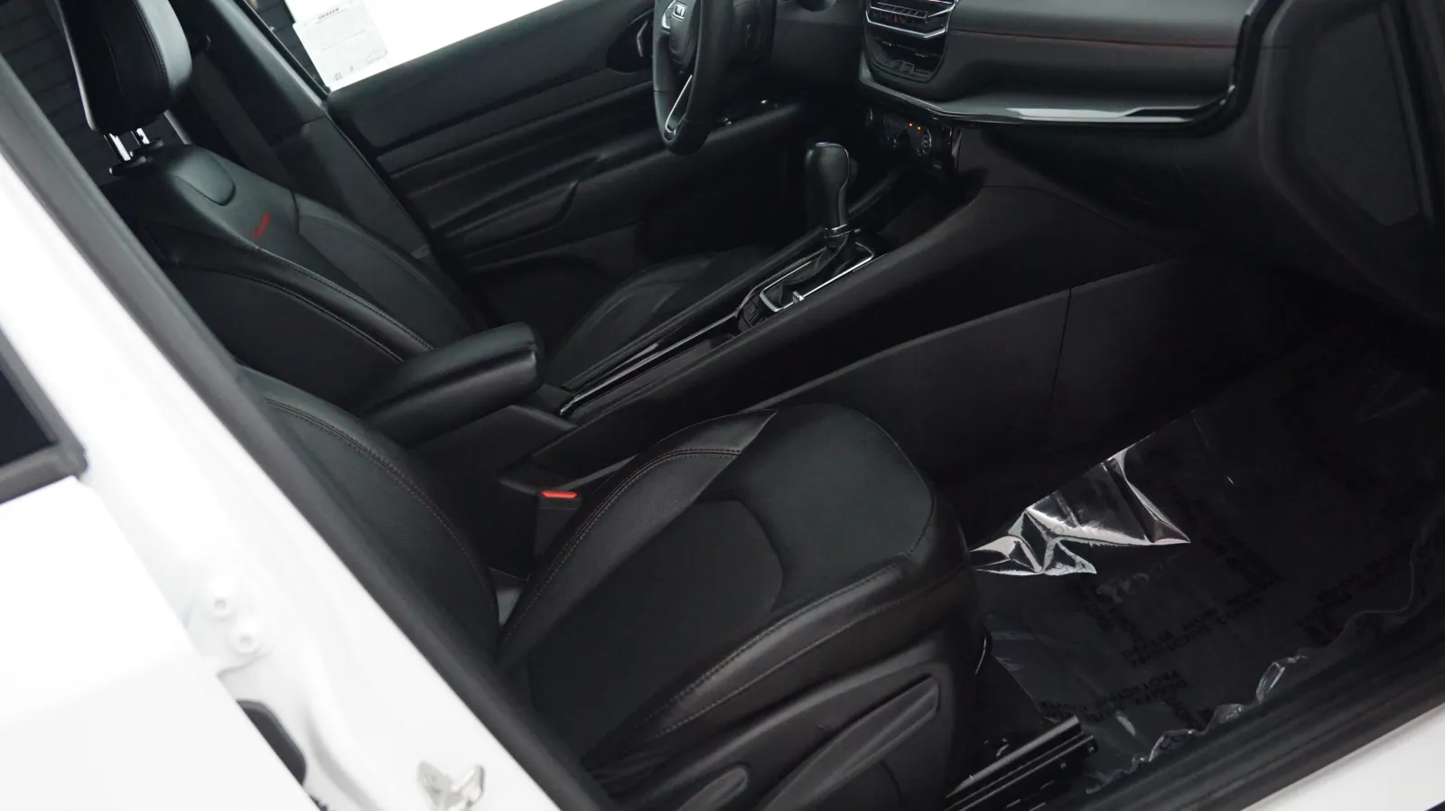 More photos of 2023 Jeep Compass Trailhawk at Auto City, CA