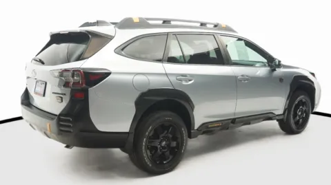More photos of 2022 Subaru Outback Wilderness at Auto City, CA