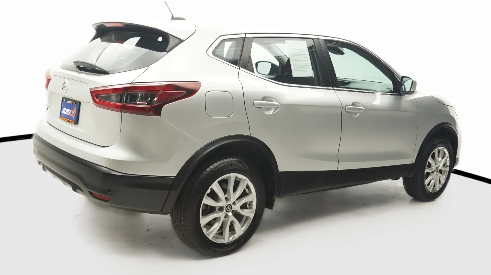 More photos of 2022 Nissan Rogue Sport S at Auto City, CA
