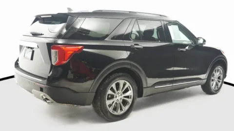 More photos of 2022 Ford Explorer Limited at Auto City, CA