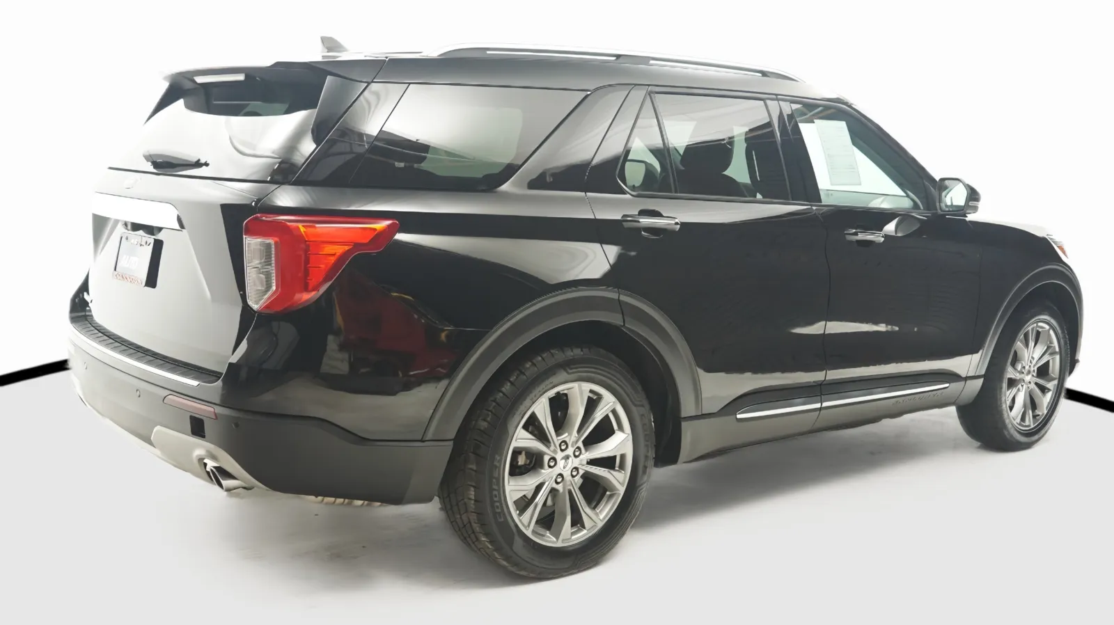 More photos of 2022 Ford Explorer Limited at Auto City, CA