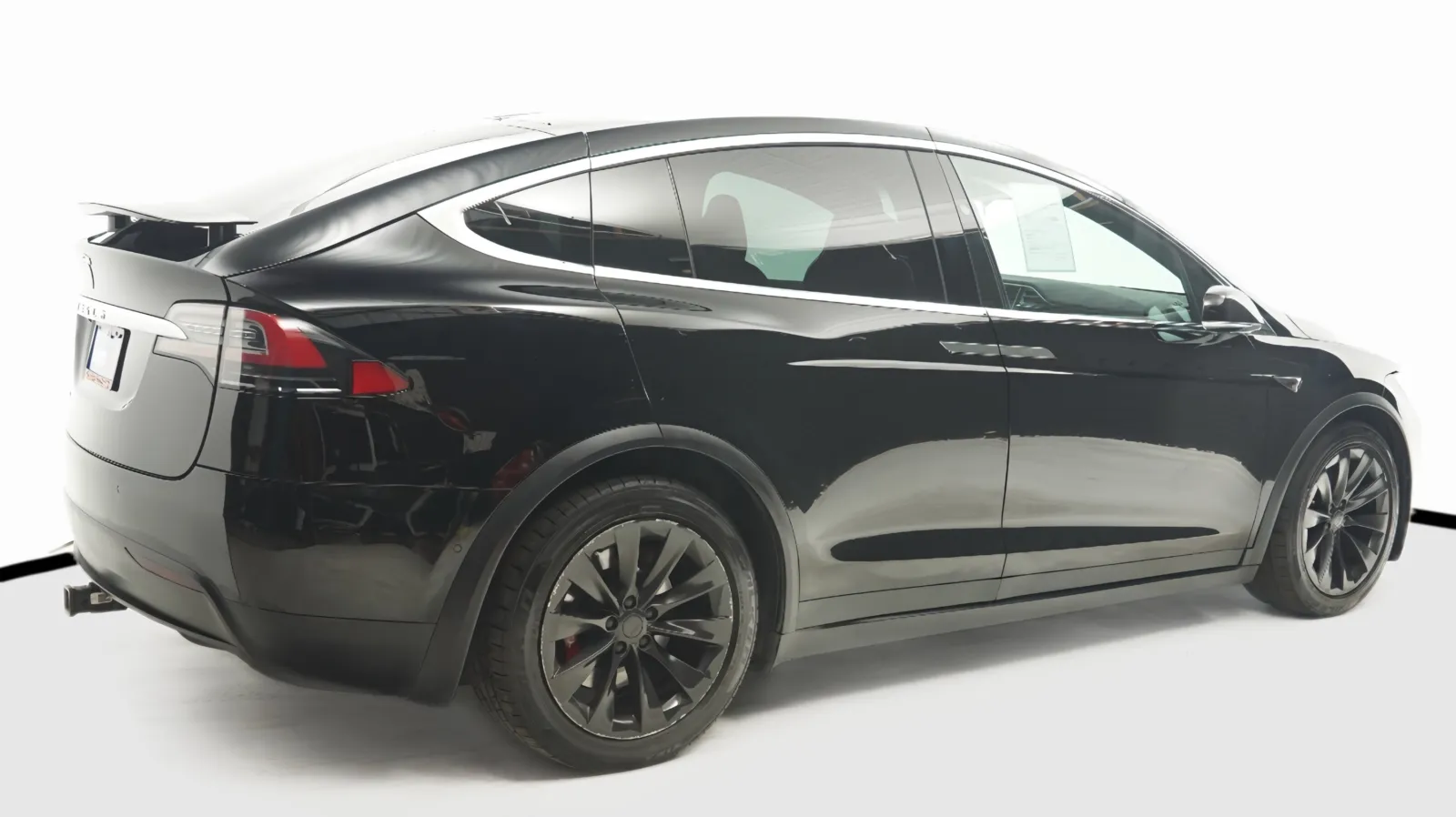 More photos of 2016 Tesla Model X 75D at Auto City, CA