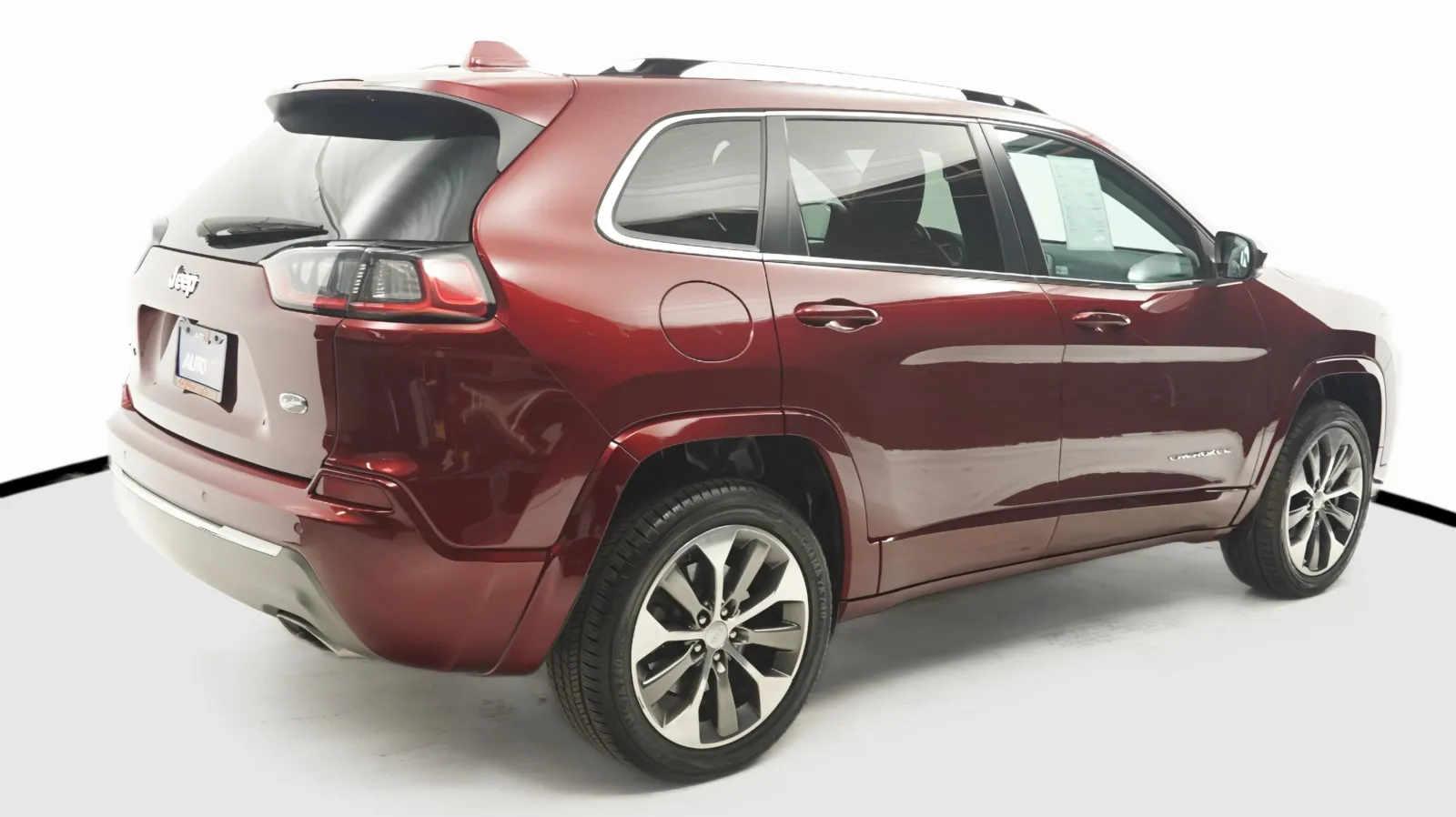More photos of 2019 Jeep Cherokee Overland at Auto City, CA