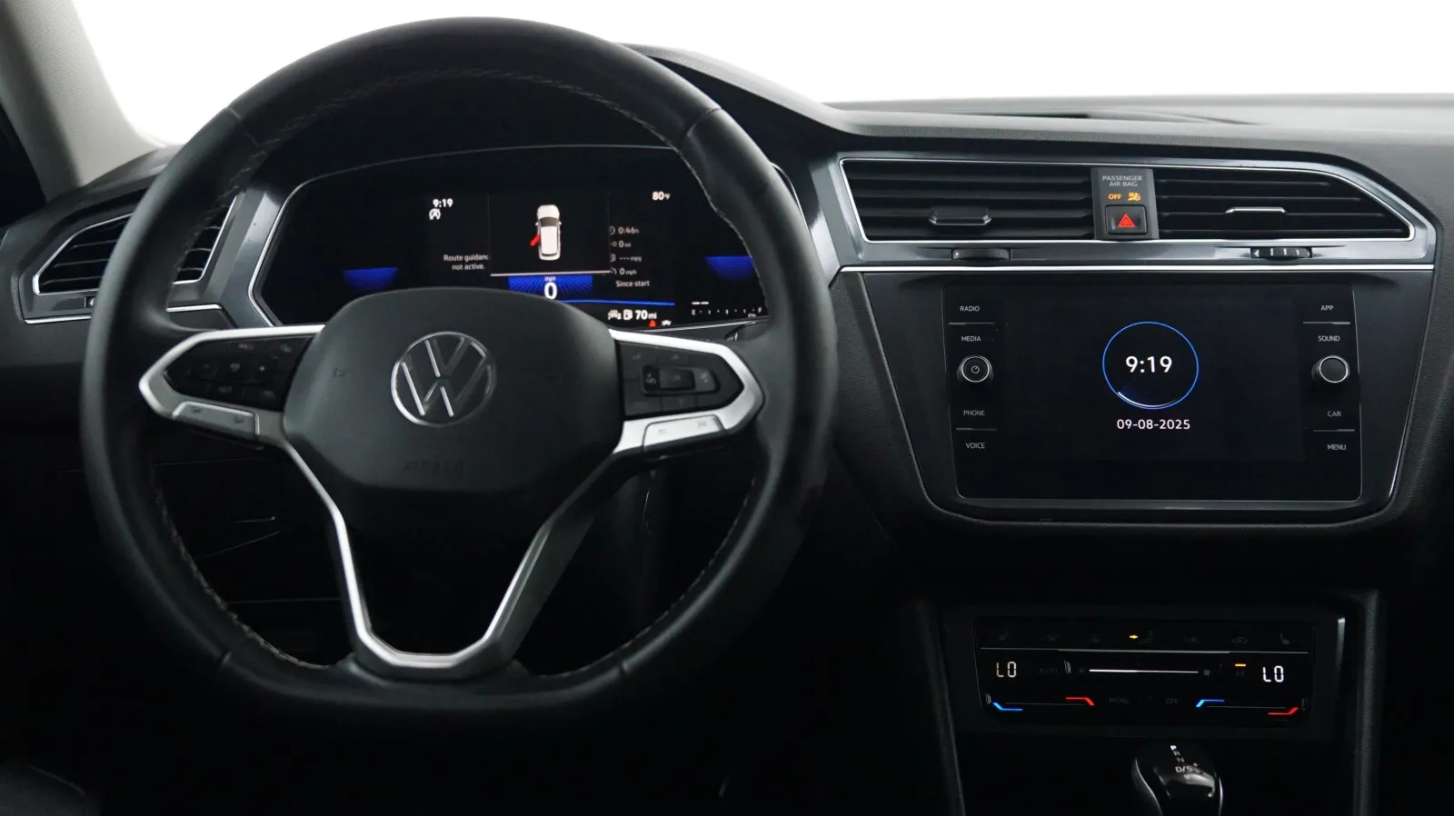 More photos of 2023 Volkswagen Tiguan SE at Auto City, CA