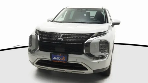 Another view of 2023 Mitsubishi Outlander SE for sale in El Cajon, CA at Auto City