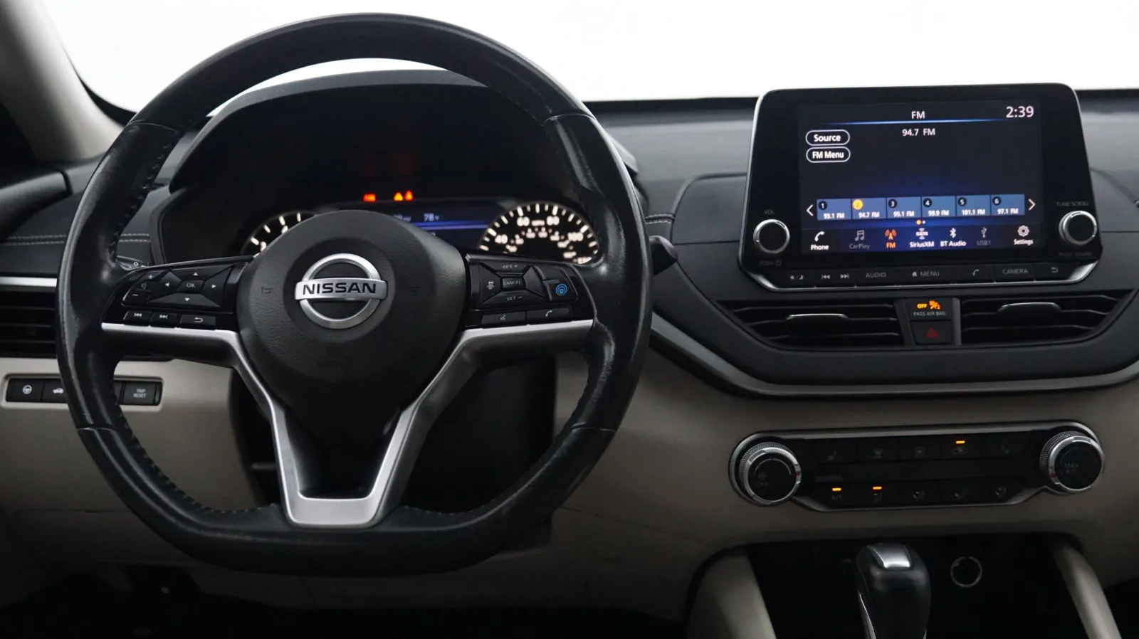 More photos of 2022 Nissan Altima 2.5 SV at Auto City, CA