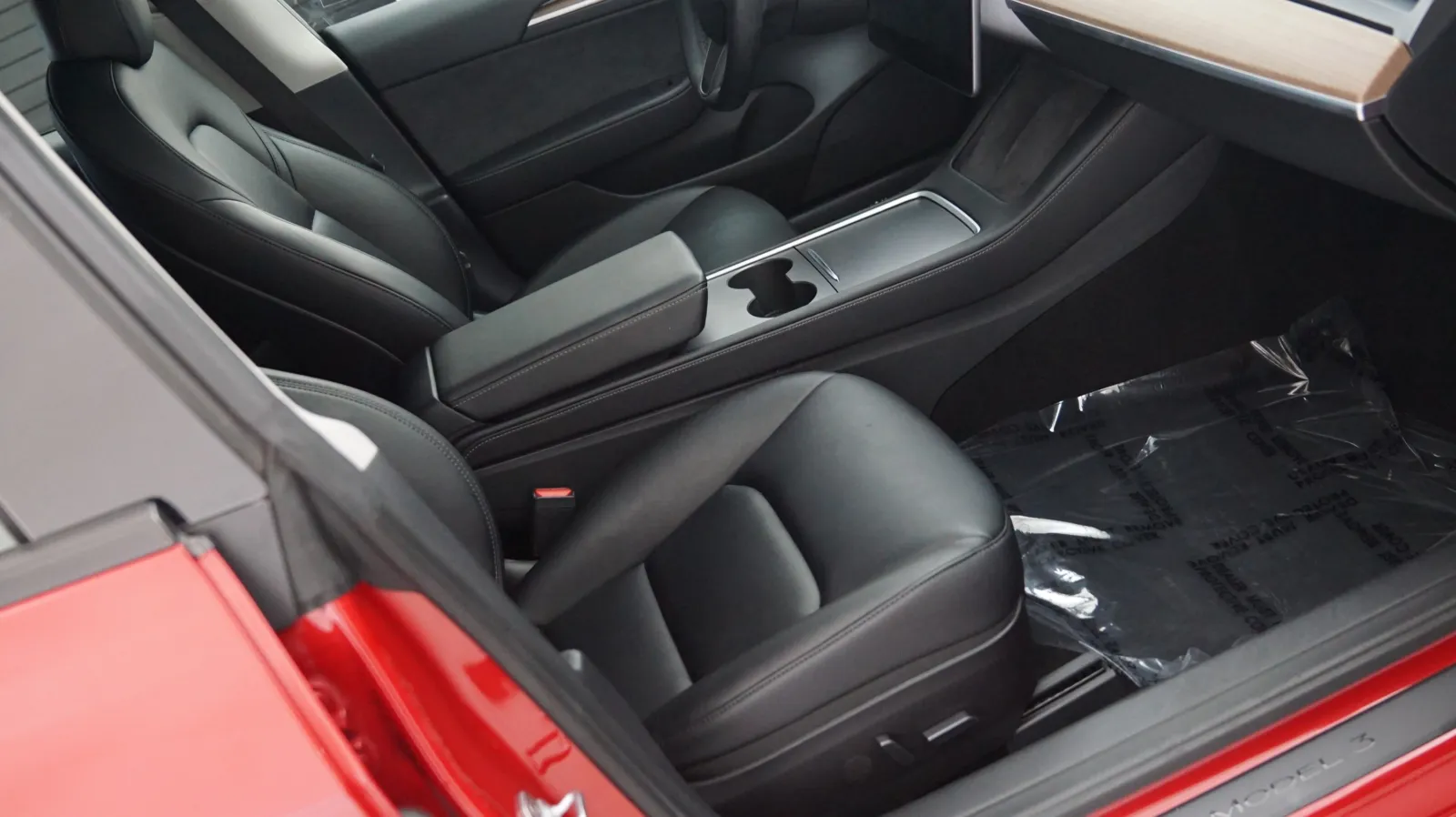 More photos of 2022 Tesla Model 3 at Auto City, CA
