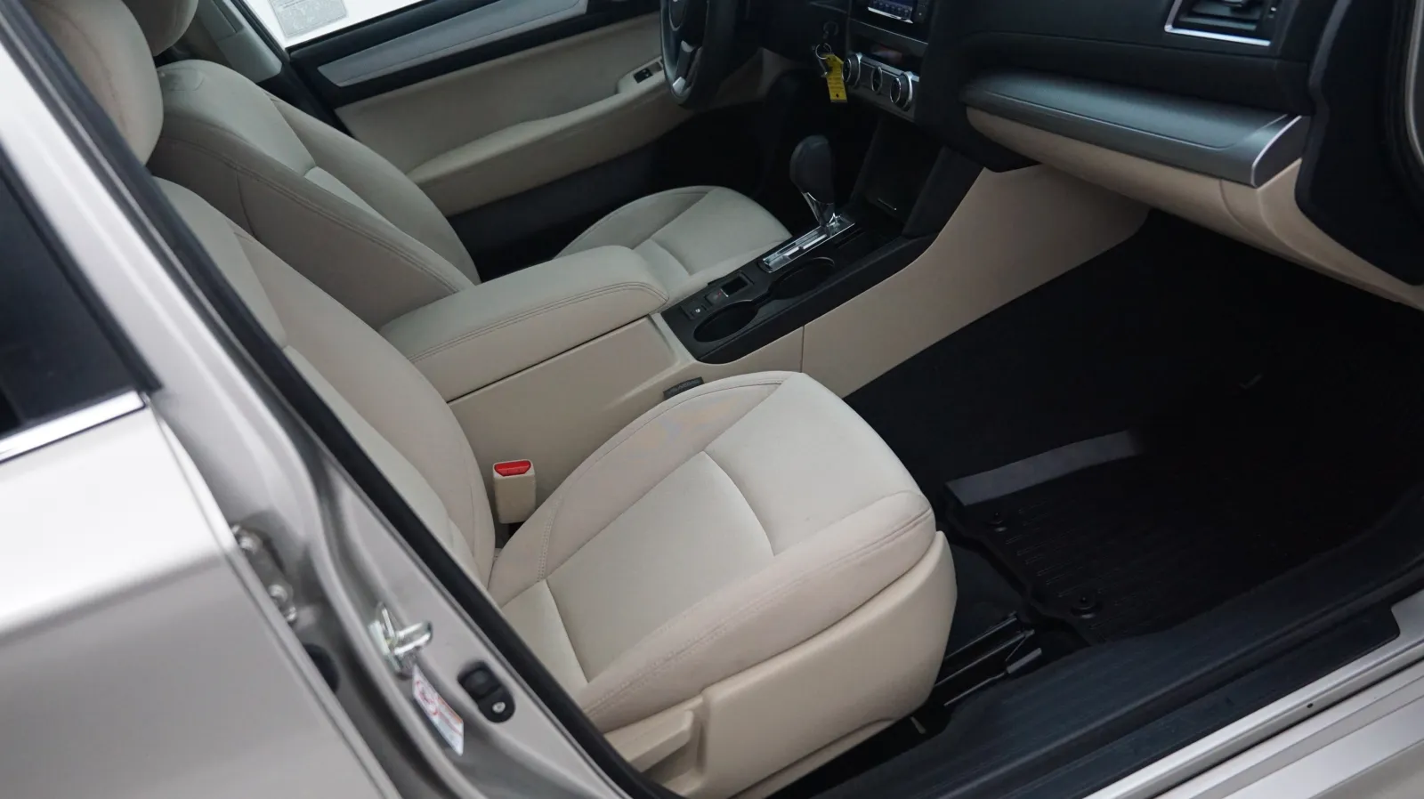 More photos of 2019 Subaru Legacy 2.5i at Auto City, CA