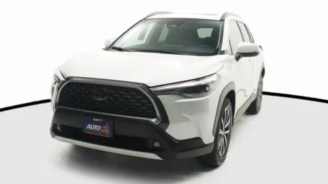 White 2023 Toyota Corolla Cross XLE for sale in El Cajon, CA