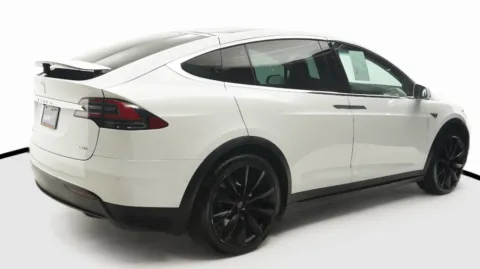 More photos of 2016 Tesla Model X 90D at Auto City, CA