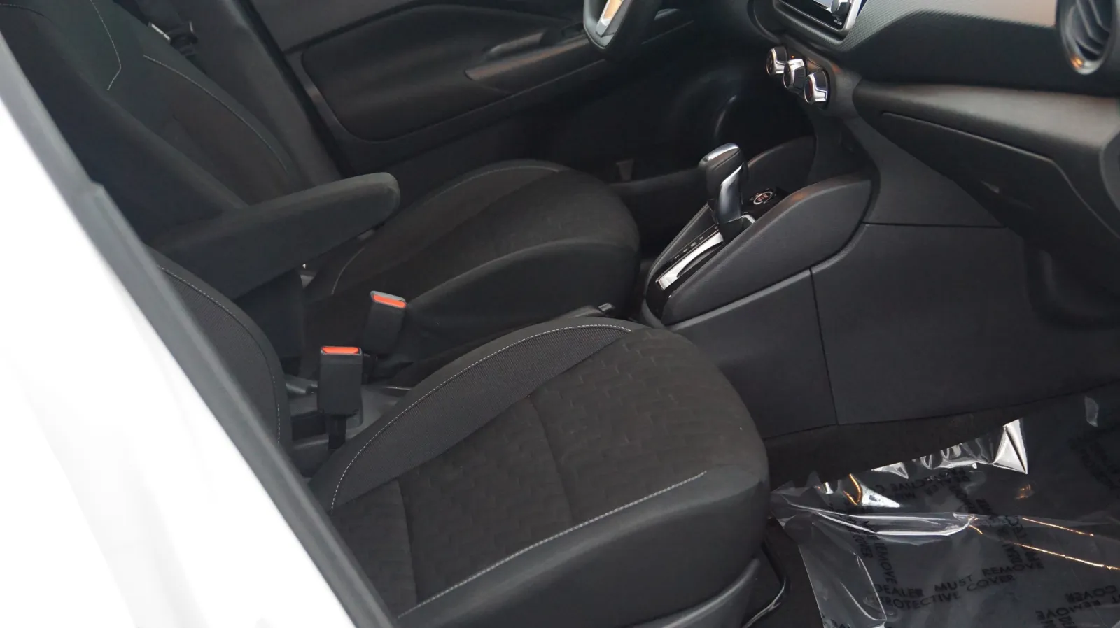 More photos of 2021 Nissan KICKS at Auto City, CA